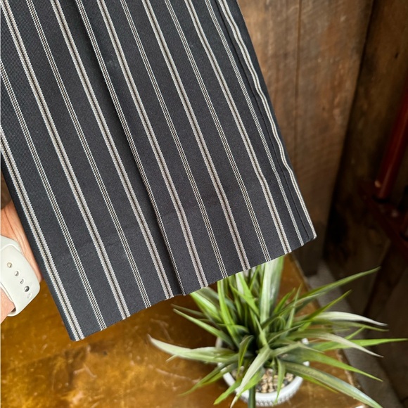 Laundry by Shelli Segal Low Rise Striped Pants- size 0 - Picture 4 of 12